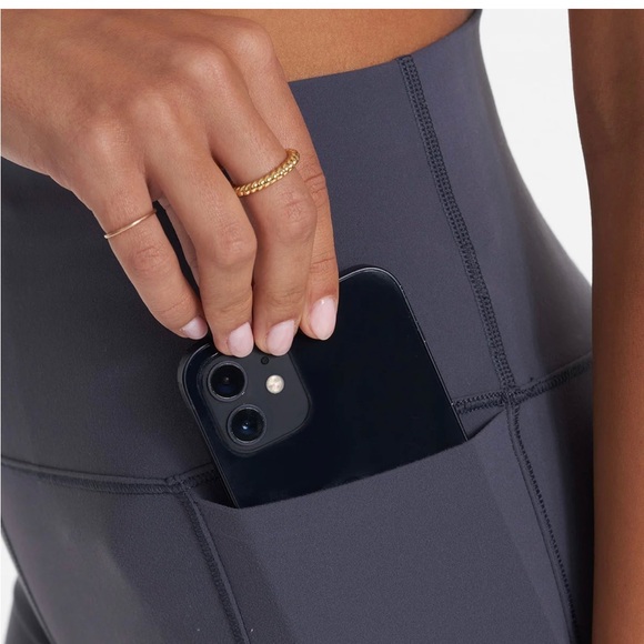 Vuori Studio Pocket Short Women's Biker Shorts, Size Small - Azure - Picture 4 of 7